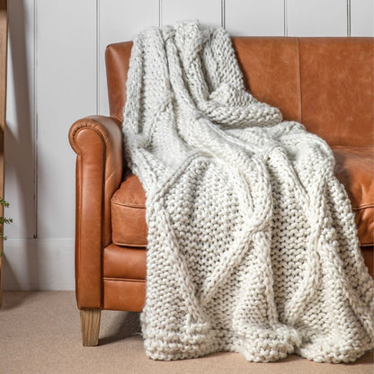 Diamond Cable Knit Cream Throw